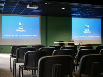 Espace de conférence ou salle de réunion dans l'établissement Best Western Le Bois de la Marche