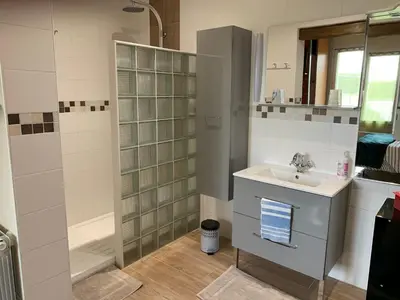 Salle de bains dans l'établissement Gîte les Randonneurs