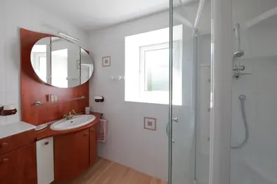 Salle de bains dans l'établissement Gîte La Loge des Fées