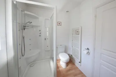 Salle de bains dans l'établissement Gîte La Loge des Fées