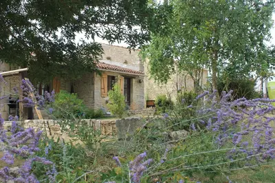 Jardin de l'établissement GITE DES CHOUETTES