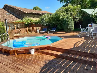 Piscine de l'établissement Le Figuier ou située à proximité