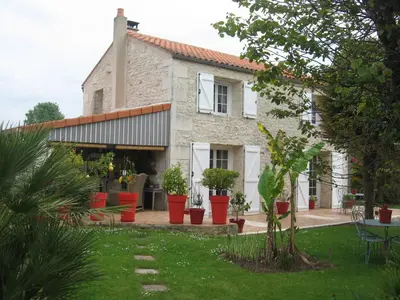 Jardin de l'établissement La Roseraie