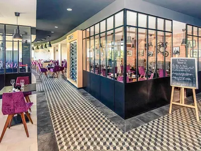 Restaurant ou autre lieu de restauration dans l'établissement Mercure Poitiers Site du Futuroscope