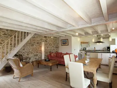 Cuisine ou kitchenette dans l'établissement Cottage in France with Private Terrace