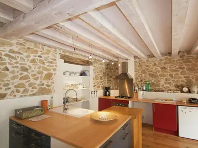 Cuisine ou kitchenette dans l'établissement Cottage in Dordogne with Accessible Terrace