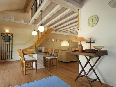 Coin salon dans l'établissement Cottage in France with Covered Terrace