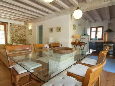 Coin salon dans l'établissement Cottage in France with Covered Terrace