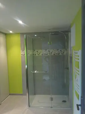 Salle de bains dans l'établissement Gîte climatisé *** Le Pigeonnier