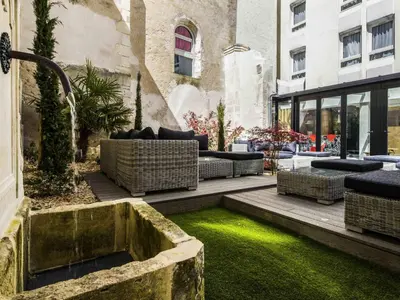 Coin salon dans l'établissement IBIS La Rochelle Vieux Port Centre