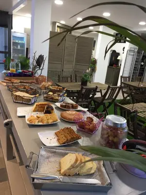 Nourriture dans l'hôtel ou à proximité