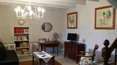 Télévision ou salle de divertissement dans l'établissement gîte du luquet