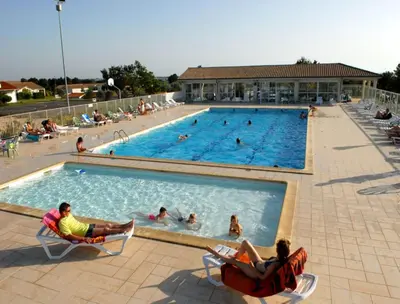 Piscine de l'établissement Azureva Fouras ou située à proximité