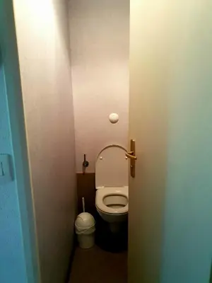 Salle de bains dans l'établissement Logement entier 30m² - 800m du Futuroscope