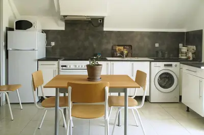 Cuisine ou kitchenette dans l'établissement BEST SAINTONGE