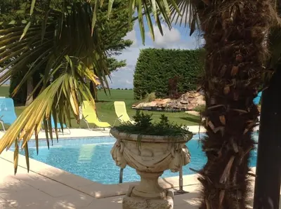 Piscine de l'établissement Lagalerne ou située à proximité