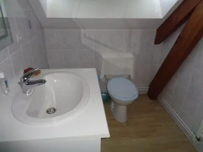 Salle de bains dans l'établissement La Moutte