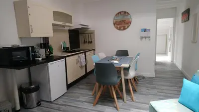 Cuisine ou kitchenette dans l'établissement Appartement Arc en Ciel