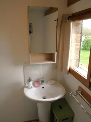 Salle de bains dans l'établissement Acacia