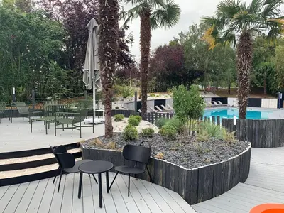 Piscine de l'établissement Novotel Poitiers Site du Futuroscope ou située à proximité