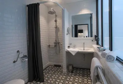 Salle de bains dans l'établissement Appart Hôtel - Hyper Centre - VILLA CÔTÉ PLATEAU - 3 Étoiles Certifiées-