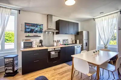 Cuisine ou kitchenette dans l'établissement Esprit BD & Confort à Angoulême - Comme à la Maison