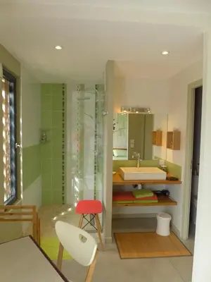 Salle de bains dans l'établissement Relais de La Brande