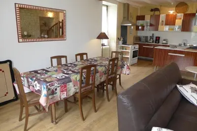 Cuisine ou kitchenette dans l'établissement Gite du Château de Pernan