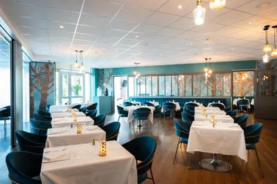 Restaurant ou autre lieu de restauration dans l'établissement Hôtel & Restaurant des Remparts