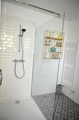 Salle de bains dans l'établissement Logement Cosy à 5mn du Futuroscope