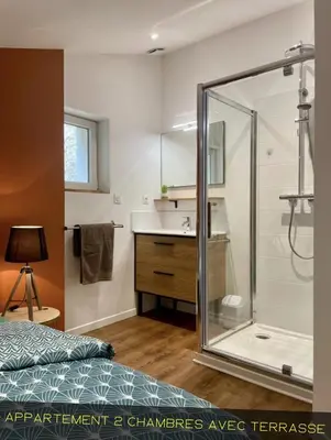 Salle de bains dans l'établissement Les Appartements du Pont Joubert