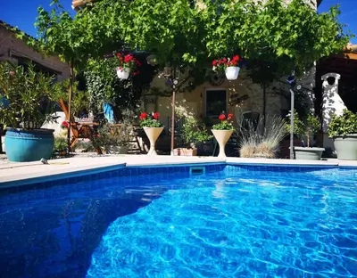 Piscine de l'établissement La Maison Verger ou située à proximité