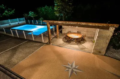 Piscine de l'établissement Les Cuves - Saintes ou située à proximité