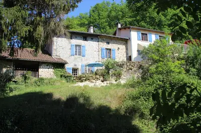 Jardin de l'établissement Gîte Moulin de Ludièras