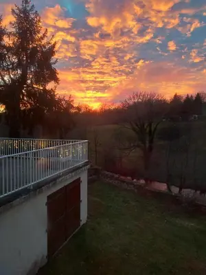Lever ou coucher de soleil vu de la maison de vacances ou à proximité