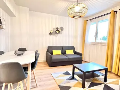 Coin salon dans l'établissement Stay house to Poitiers