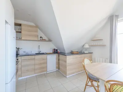 Cuisine ou kitchenette dans l'établissement Appartement T2 en Front de Mer avec Balcon, Wifi et Parking - Châtelaillon-Plage - FR-1-258-188
