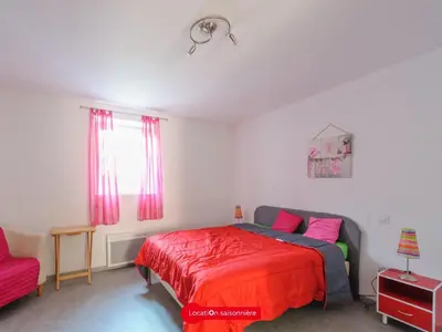 Un ou plusieurs lits dans un hébergement de l'établissement Appartement T2 à 50m de la plage avec cour, Wifi et équipements bébé – 4 pers, Châtelaillon-Plage - FR-1-258-194