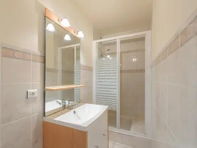 Salle de bains dans l'établissement Studio face mer pour 2 pers à Châtelaillon-Plage avec parking - FR-1-258-197