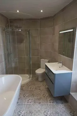 Salle de bains dans l'établissement La Bicyclette Bleue