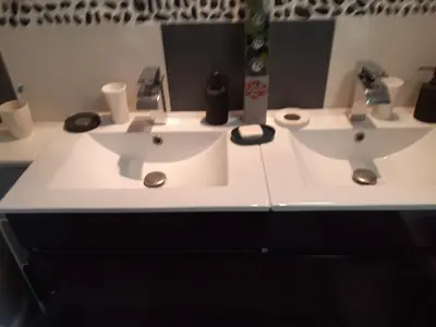 Plan de l'établissement Chambre lit double dans pavillon , chez Lilyanne