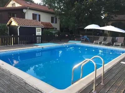 Piscine de l'établissement Maison L’allee ou située à proximité