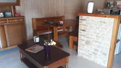 Cuisine ou kitchenette dans l'établissement La maison neuve