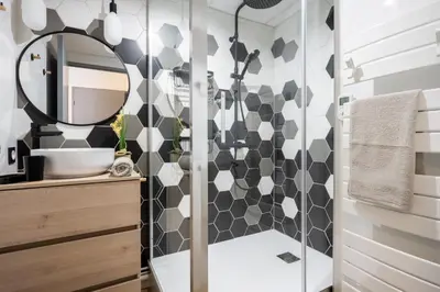 Salle de bains dans l'établissement T2 cosy Port de plaisance Parking-wifi gratuit