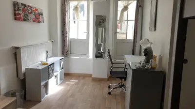 Plan de l'établissement Chambres Poitiers Centre Ville - Salle de Bain, Réfrigérateur, TV et machine à café privatifs - Cuisine commune - Terrasse - Hôtel de ville à 200m