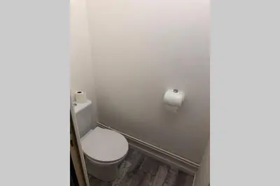 Salle de bains dans l'établissement La Fayette 2*, Meublé tout confort avec vue sur le port