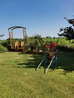 Jardin de l'établissement Gîte 4 étoiles - 8 à 10 personnes