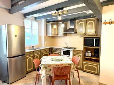 Cuisine ou kitchenette dans l'établissement Petite maison tout confort