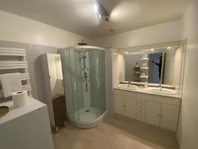 Salle de bains dans l'établissement Studios Pellisson