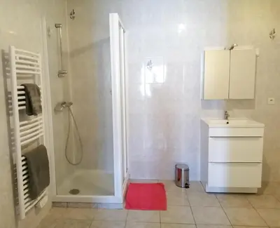 Salle de bains dans l'établissement Le 32